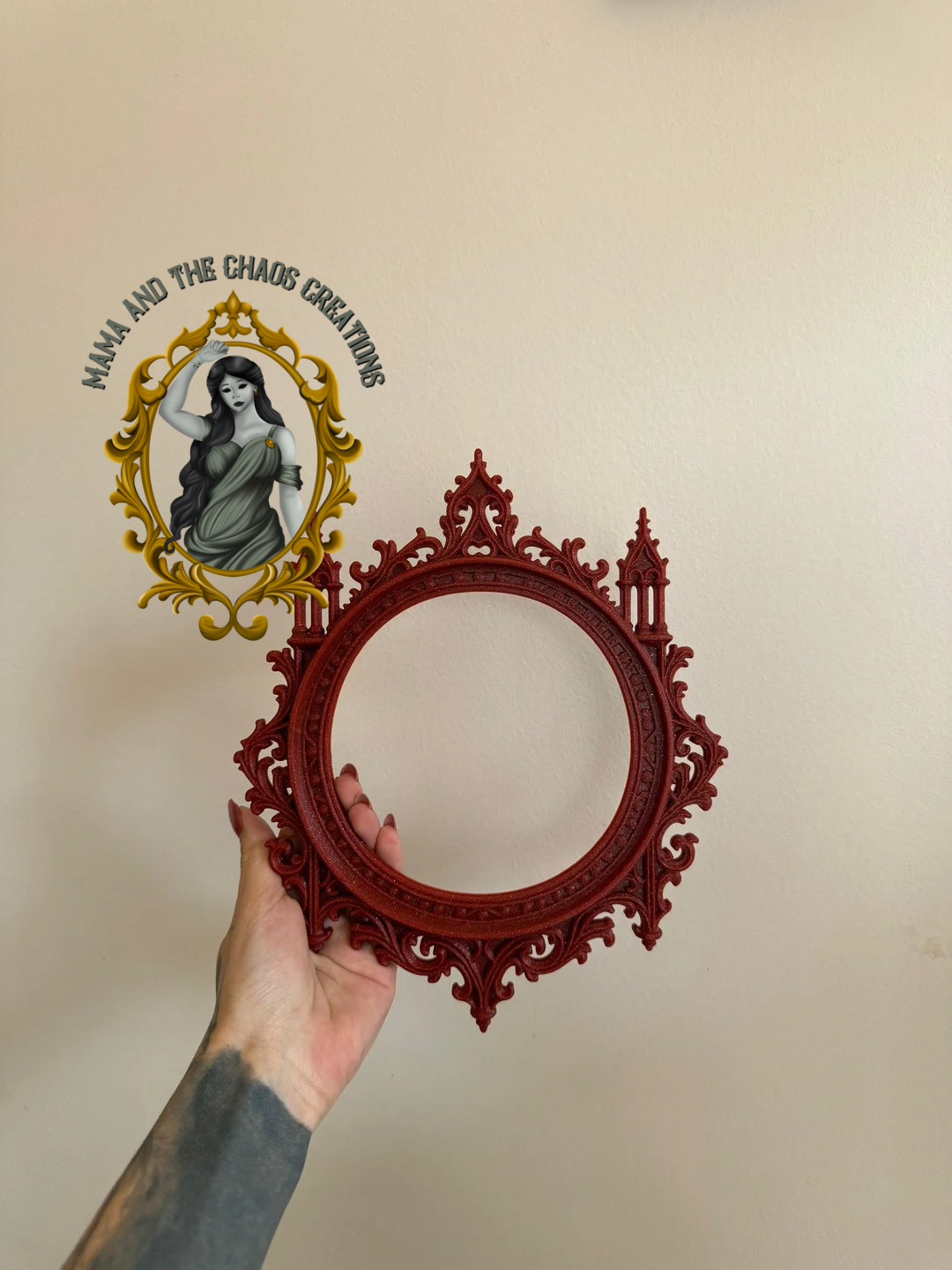 Round Gothic Frame Wall Decor